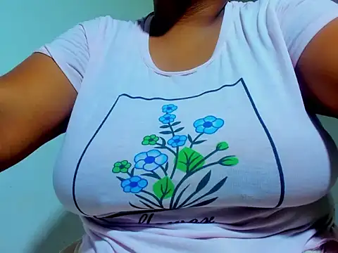 Snapshot of Kika_teem chatting on 07-24-26, 03:04 Kika teem online show from 07-24-26, 03:04