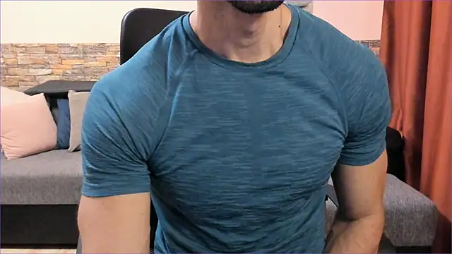 Snapshot of HotHunkTrainer chatting on 09-09-25, 06:24 HotHunkTrainer online show from 09-09-25, 06:24