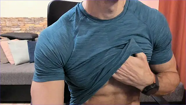 Snapshot of HotHunkTrainer chatting on 11-19-25, 08:14 HotHunkTrainer online show from 11-19-25, 08:14