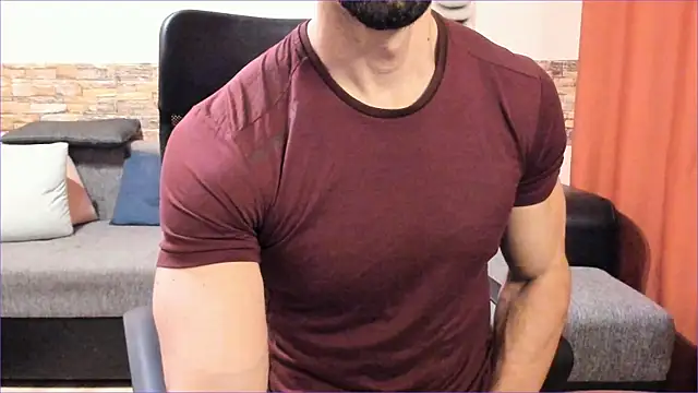 Snapshot of HotHunkTrainer chatting on 11-23-25, 08:47 HotHunkTrainer online show from 11-23-25, 08:47