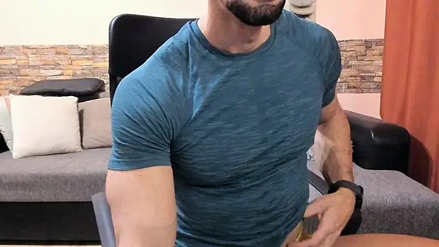 Snapshot of HotHunkTrainer chatting on 12-23-25, 09:29 HotHunkTrainer online show from 12-23-25, 09:29