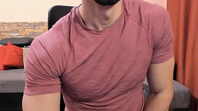 HotHunkTrainer online show from 04-22-26, 09:01