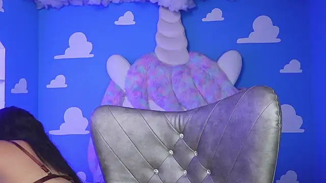 miss romyna online show from 12-22-25, 11:07