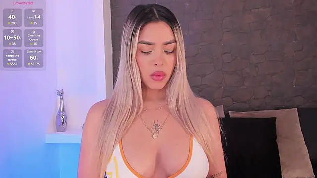 Snapshot of Addison_baker chatting on 01-27-25, 11:22 Addison baker online show from 01-27-25, 11:22