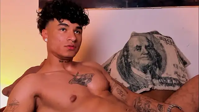 Snapshot of Thomas_Fit1 chatting on 03-10-25, 02:28 Thomas Fit1 online show from 03-10-25, 02:28