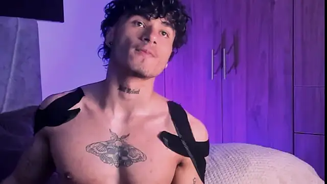 Snapshot of Thomas_Fit1 chatting on 09-11-25, 04:23 Thomas Fit1 online show from 09-11-25, 04:23