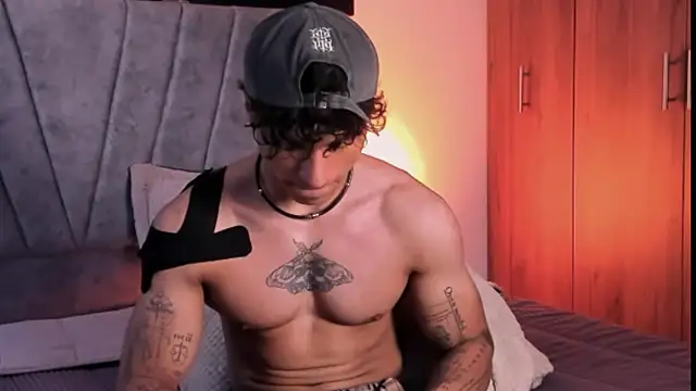 Snapshot of Thomas_Fit1 chatting on 10-08-25, 05:43 Thomas Fit1 online show from 10-08-25, 05:43