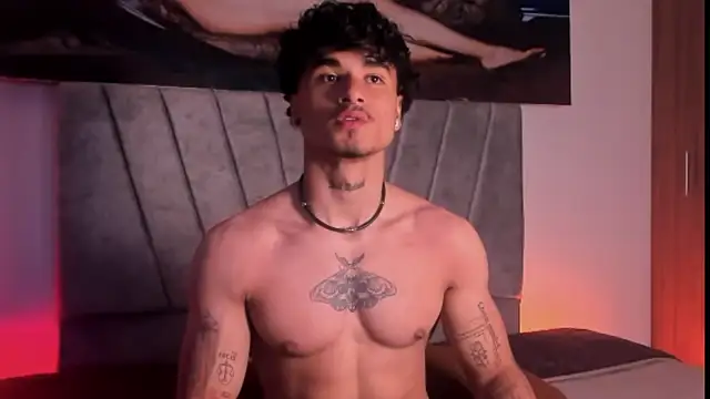 Snapshot of Thomas_Fit1 chatting on 11-29-25, 04:26 Thomas Fit1 online show from 11-29-25, 04:26