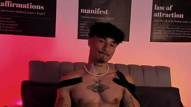 Snapshot of Thomas_Fit1 chatting on 02-06-26, 02:27 Thomas Fit1 online show from 02-06-26, 02:27