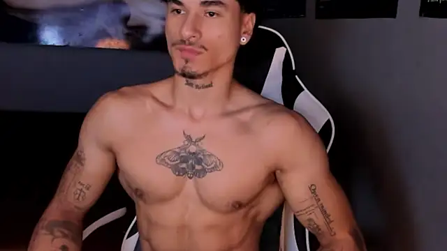 Snapshot of Thomas_Fit1 chatting on 06-09-26, 06:08 Thomas Fit1 online show from 06-09-26, 06:08
