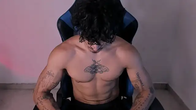 Snapshot of Thomas_Fit1 chatting on 06-23-26, 12:25 Thomas Fit1 online show from 06-23-26, 12:25