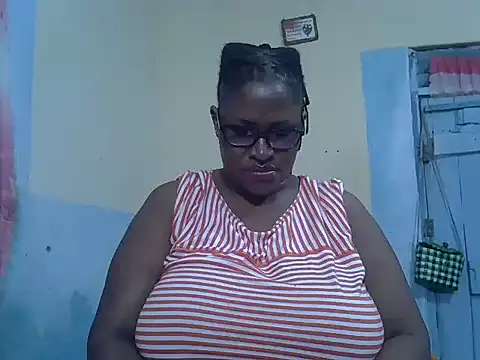 Snapshot of sexy_bigboobss chatting on 10-13-25, 07:03 sexy bigboobss online show from 10-13-25, 07:03