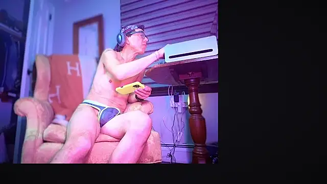 Snapshot of YouLikeBigDick9 chatting on 12-30-24, 09:27 YouLikeBigDick9 online show from 12-30-24, 09:27