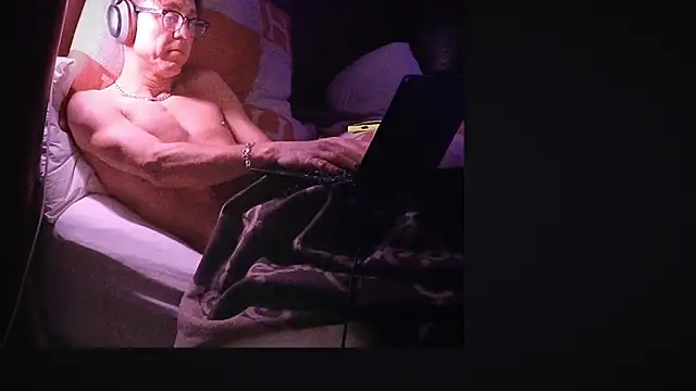 Snapshot of YouLikeBigDick9 chatting on 01-31-25, 08:22 YouLikeBigDick9 online show from 01-31-25, 08:22