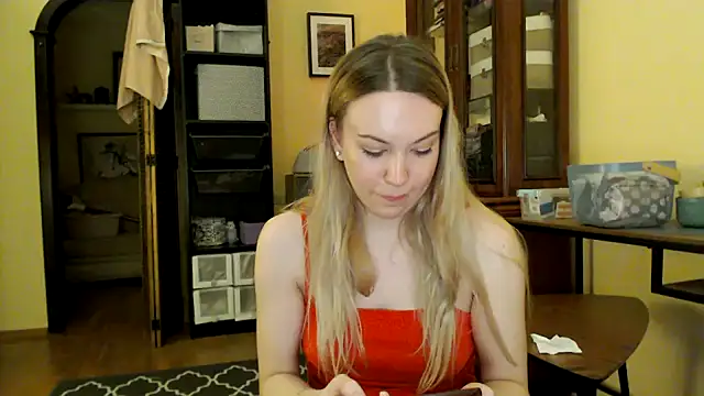 Snapshot of Scarlettford chatting on 01-18-25, 07:37 Scarlettford online show from 01-18-25, 07:37