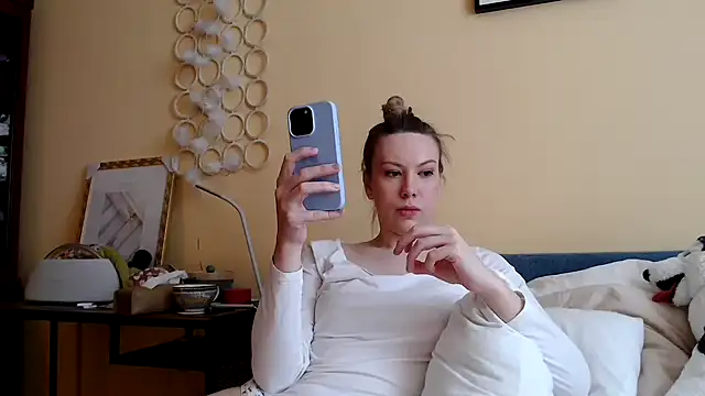 Snapshot of Scarlettford chatting on 03-21-25, 11:22 Scarlettford online show from 03-21-25, 11:22