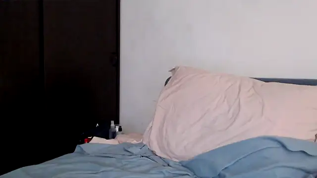 Snapshot of Scarlettford chatting on 10-24-25, 04:25 Scarlettford online show from 10-24-25, 04:25