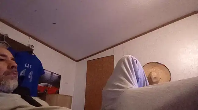 Xoc8  online show from 02-15-25, 04:25