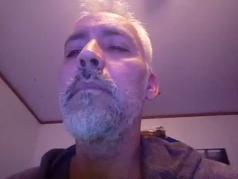 Xoc8  online show from 02-19-25, 06:00