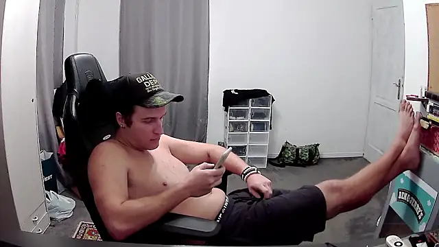 Snapshot of PKrisztian chatting on 11-02-25, 02:52 PKrisztian online show from 11-02-25, 02:52