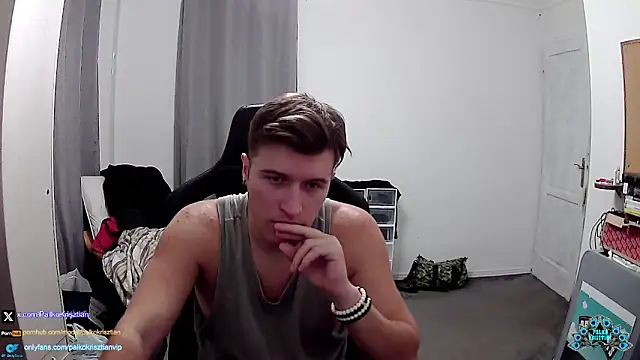 Snapshot of PKrisztian chatting on 11-18-25, 04:22 PKrisztian online show from 11-18-25, 04:22