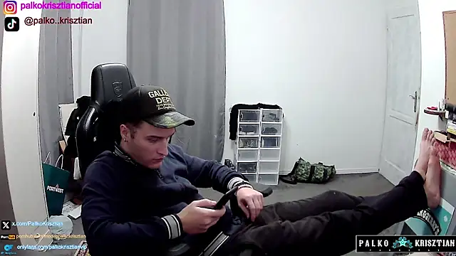 Snapshot of PKrisztian chatting on 11-27-25, 10:34 PKrisztian online show from 11-27-25, 10:34