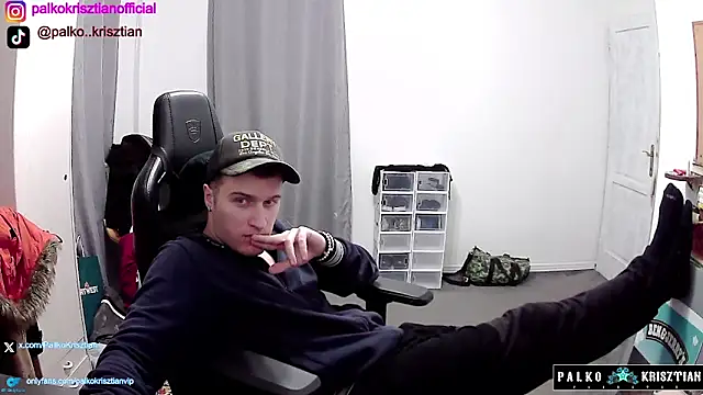 Snapshot of PKrisztian chatting on 12-22-25, 10:51 PKrisztian online show from 12-22-25, 10:51