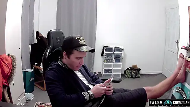 Snapshot of PKrisztian chatting on 02-14-26, 06:37 PKrisztian online show from 02-14-26, 06:37