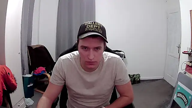 Snapshot of PKrisztian chatting on 03-06-26, 11:45 PKrisztian online show from 03-06-26, 11:45