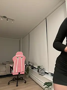 Snapshot of jAsMinE678 chatting on 01-29-25, 01:37 jAsMinE678 online show from 01-29-25, 01:37