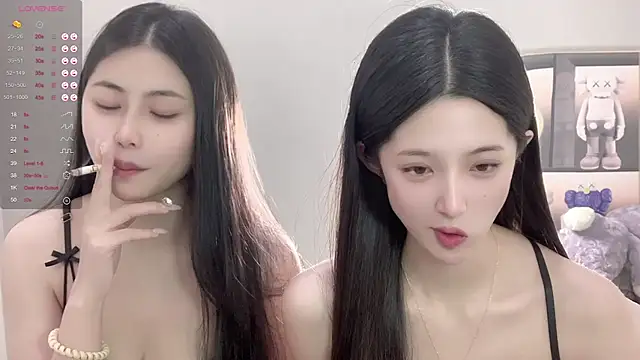 Snapshot of UU-1314 chatting on 11-09-25, 10:57 UU-1314 online show from 11-09-25, 10:57