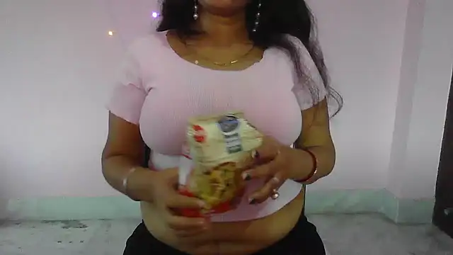 Snapshot of my-laila chatting on 12-02-25, 07:03 my-laila online show from 12-02-25, 07:03