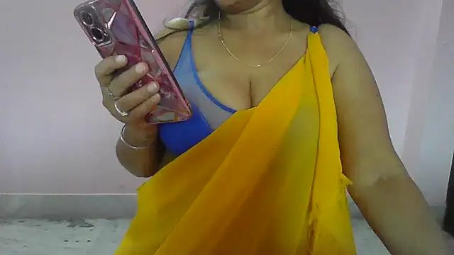 Snapshot of my-laila chatting on 12-15-25, 05:01 my-laila online show from 12-15-25, 05:01