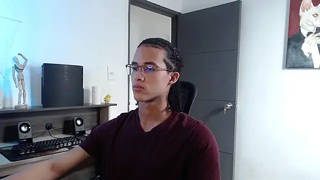 Snapshot of alejo_x3 chatting on 02-17-25, 07:53 alejo x3 online show from 02-17-25, 07:53