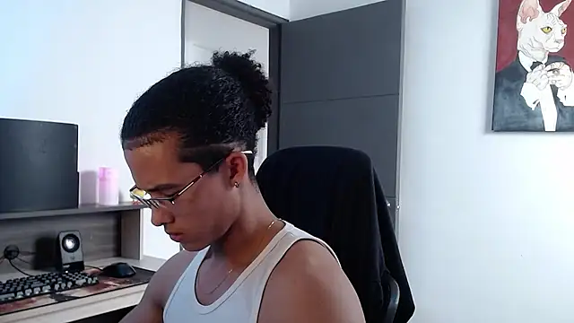 Snapshot of alejo_x3 chatting on 02-20-25, 05:40 alejo x3 online show from 02-20-25, 05:40