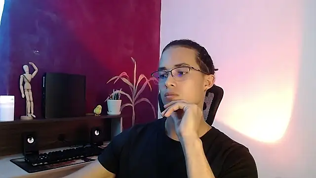 Snapshot of alejo_x3 chatting on 03-14-25, 02:10 alejo x3 online show from 03-14-25, 02:10