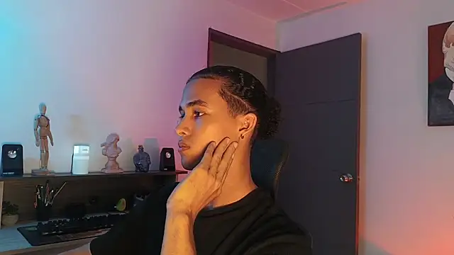 Snapshot of alejo_x3 chatting on 09-26-25, 10:25 alejo x3 online show from 09-26-25, 10:25