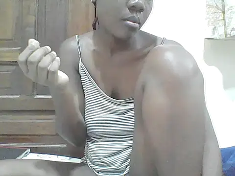 Snapshot of Ebony_Sweetcandy chatting on 04-11-26, 07:07 Ebony Sweetcandy online show from 04-11-26, 07:07