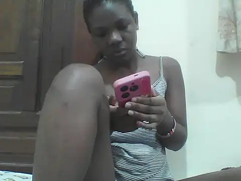 Snapshot of Ebony_Sweetcandy chatting on 04-21-26, 06:34 Ebony Sweetcandy online show from 04-21-26, 06:34