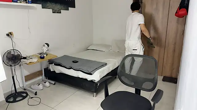 Kisan Smith online show from 11-14-25, 01:37