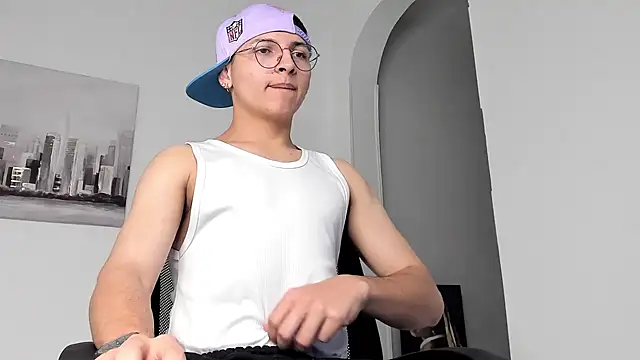 a lejandro 0 8 online show from 03-10-25, 02:17