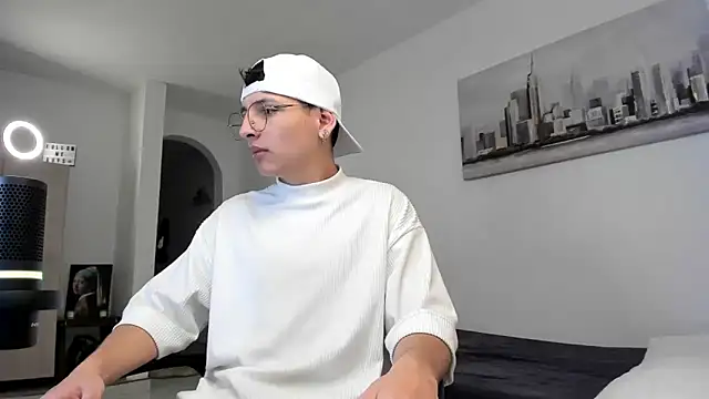 a lejandro 0 8 online show from 03-11-25, 12:50