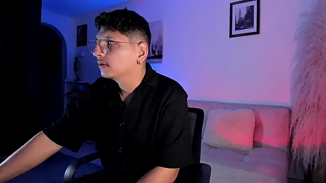 a lejandro 0 8 online show from 11-19-25, 03:56