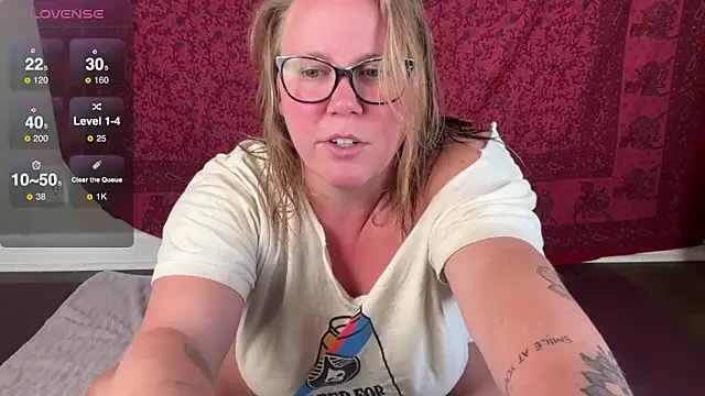 GlitterKitty108 online show from 10-19-25, 01:34