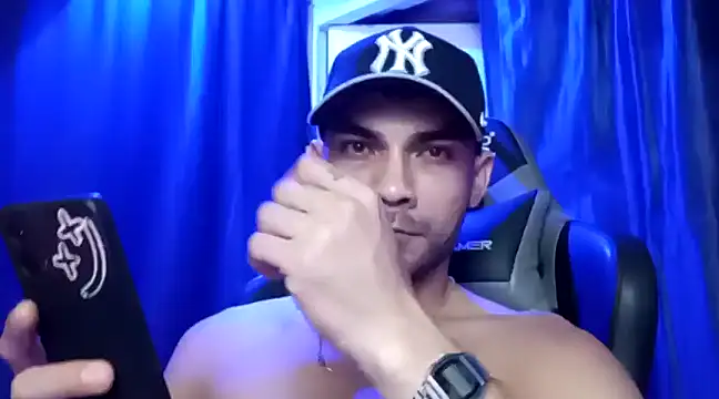 sexyboycolombi4 online show from 03-01-25, 06:13