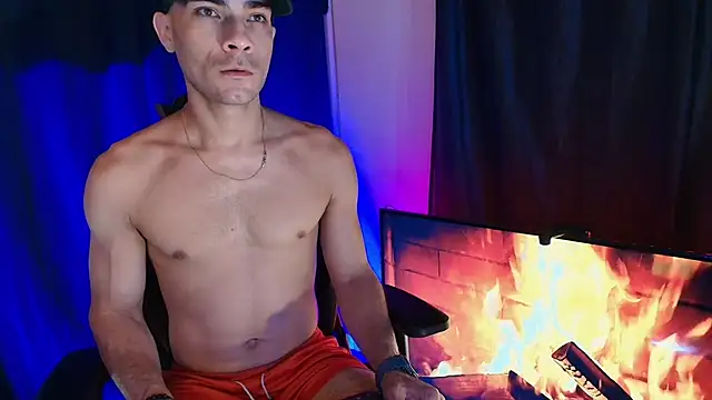 sexyboycolombi4 online show from 04-13-26, 03:12