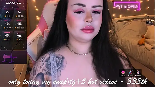 Snapshot of og_maddison chatting on 03-01-25, 10:42 og maddison online show from 03-01-25, 10:42