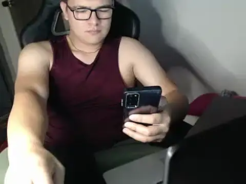 Plug Control online show from 03-18-25, 04:26