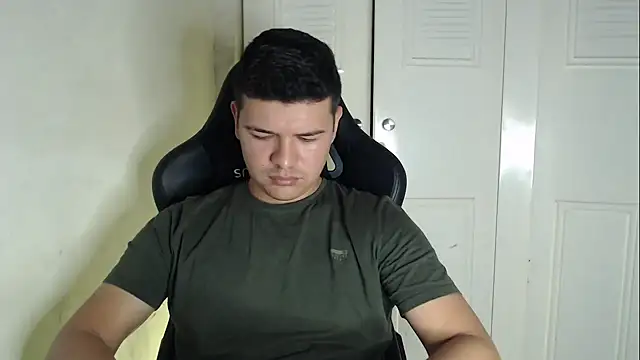 Plug Control online show from 09-11-25, 04:34