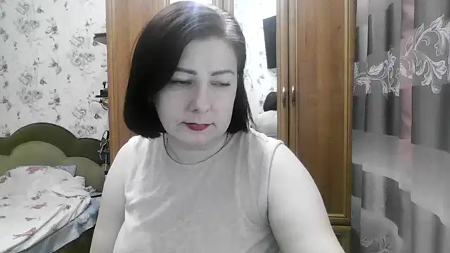 SophieNightAh online show from 11-19-25, 05:46